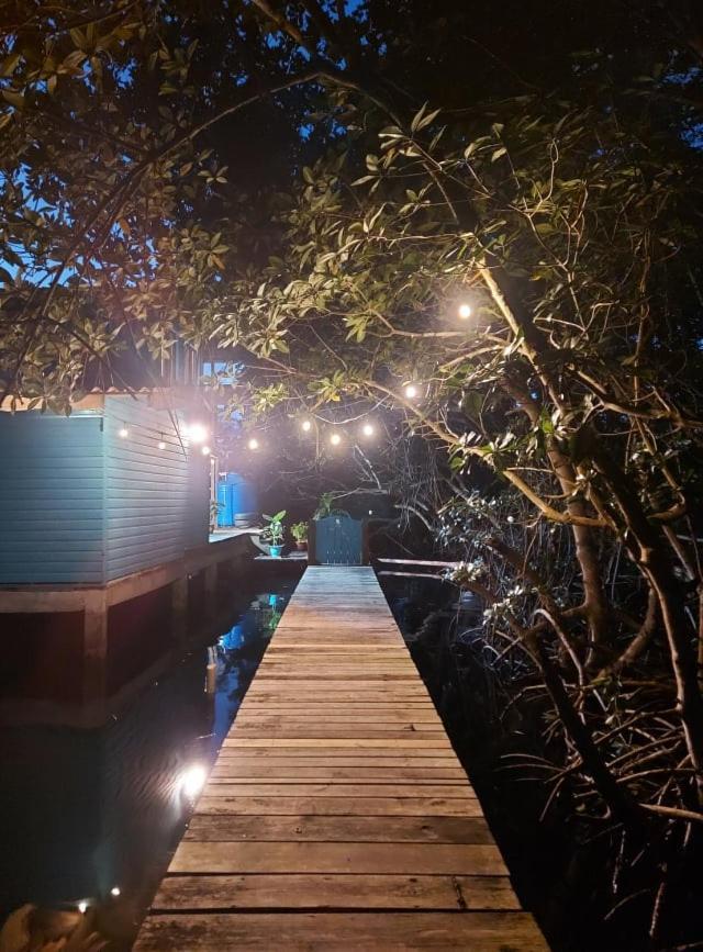 The Sunsetter Bed & Breakfast Bocas Town Bagian luar foto